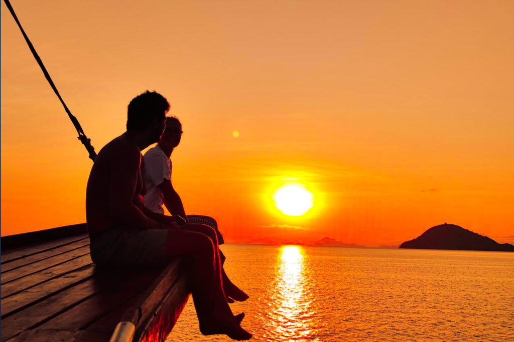 komodo island tour, komodo tour​, komodo boat tour​, komodo island boat tour​