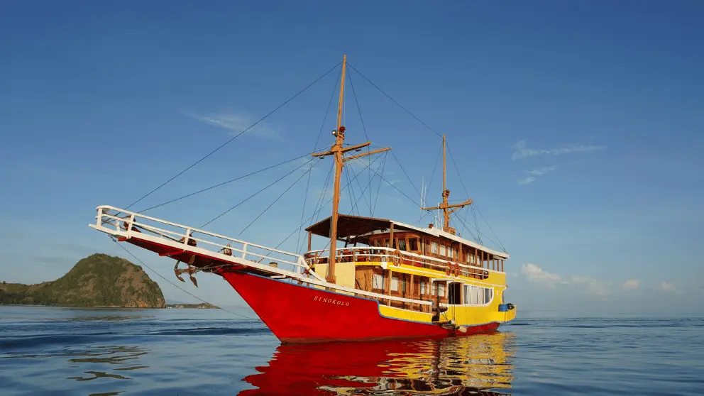 open trip komodo, komodo island tour, komodo tour, 2 days 1 night komodo tour, komodo tour labuan bajo