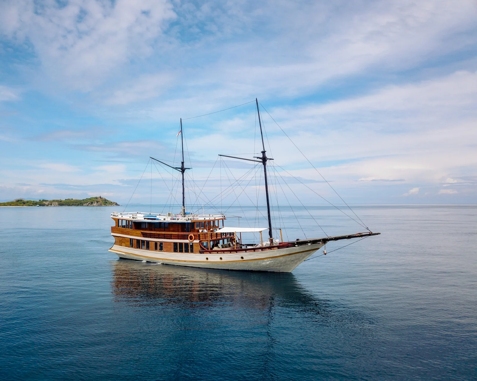 open trip komodo, komodo island tour, komodo tour, 2 days 1 night komodo tour, komodo tour labuan bajo