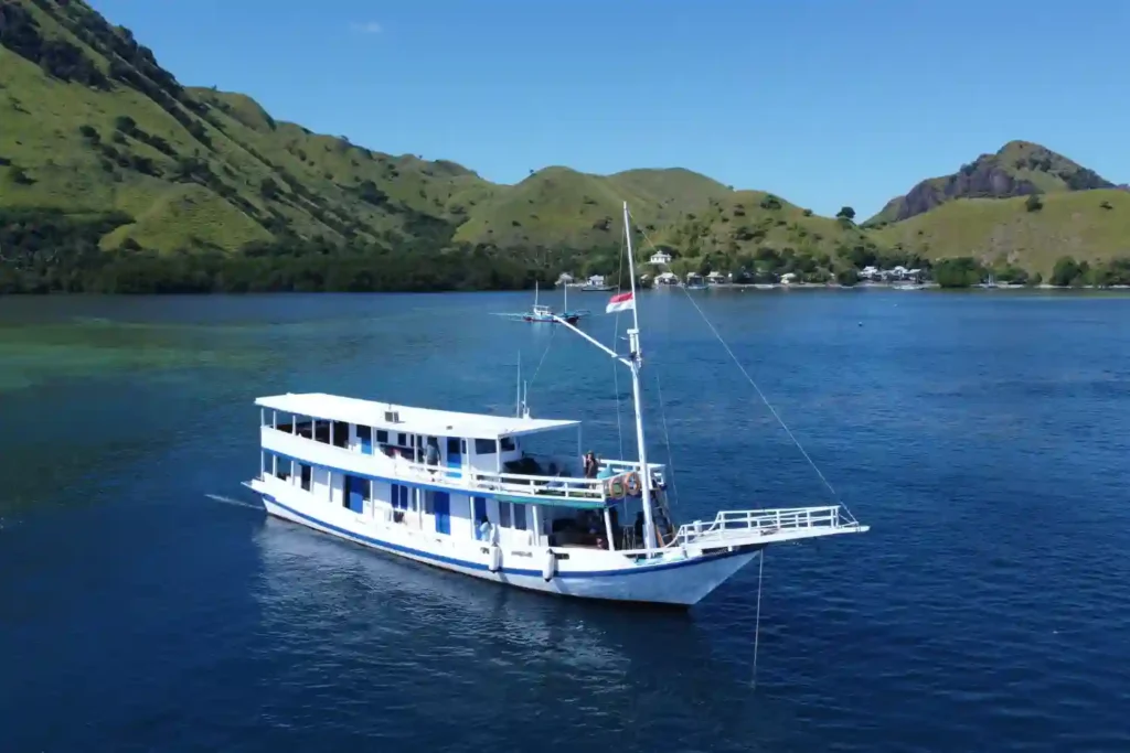 3d2n komodo tour, 2d1n komodo tour, komodo island tour