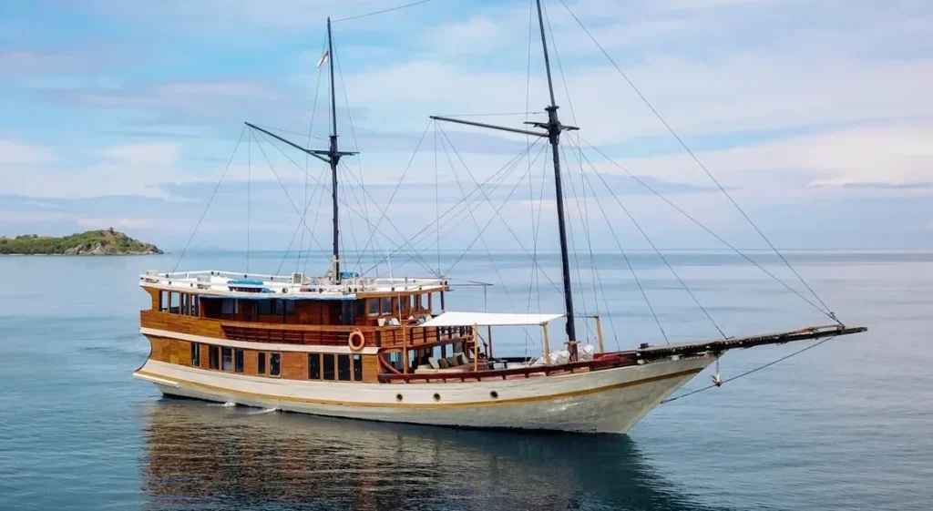 3d2n komodo tour, 2d1n komodo tour, komodo island tour