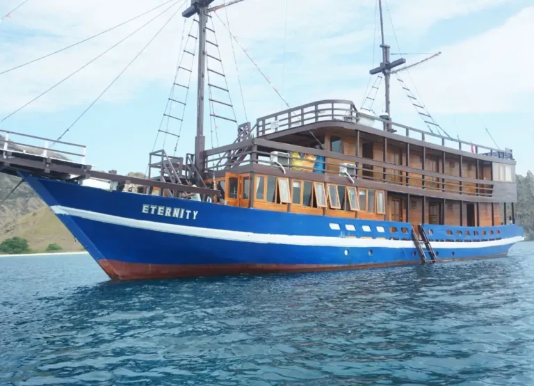 Luxury Boat, Lombok to Komodo, Labuan Bajo to Lombok , Boat trip