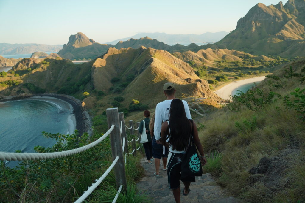 4D3N LOMBOK TO KOMODO BOAT TRIP