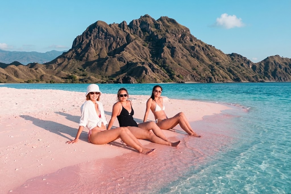 4D3N LOMBOK TO KOMODO BOAT TRIP