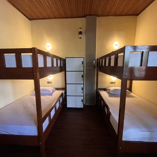 Golden Hostel komodo trip transit hotel