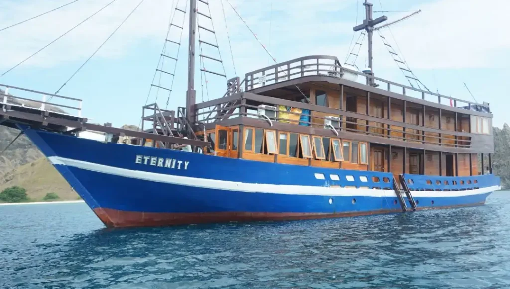 Luxury Boat, Lombok to Komodo, Labuan Bajo to Lombok , Boat trip